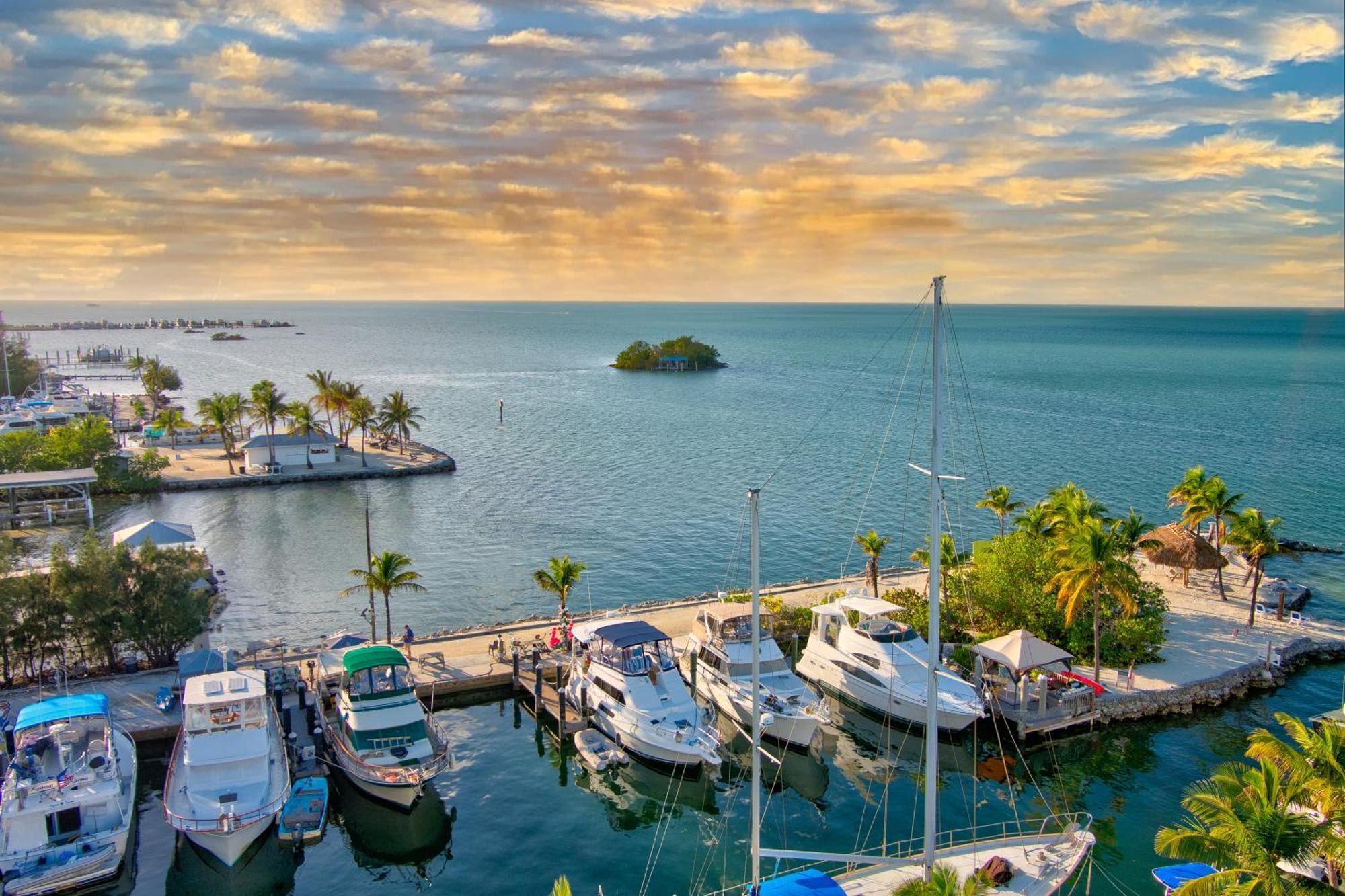 Blackfin Resort And Marina Marathon Exterior photo